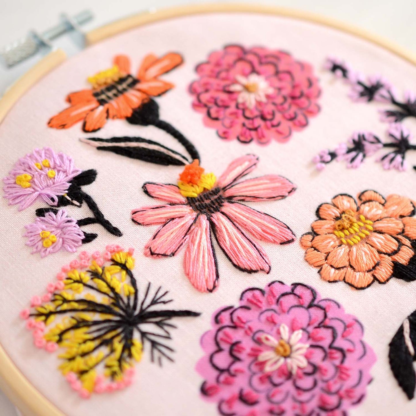S+F Zinnia Embroidery Kit